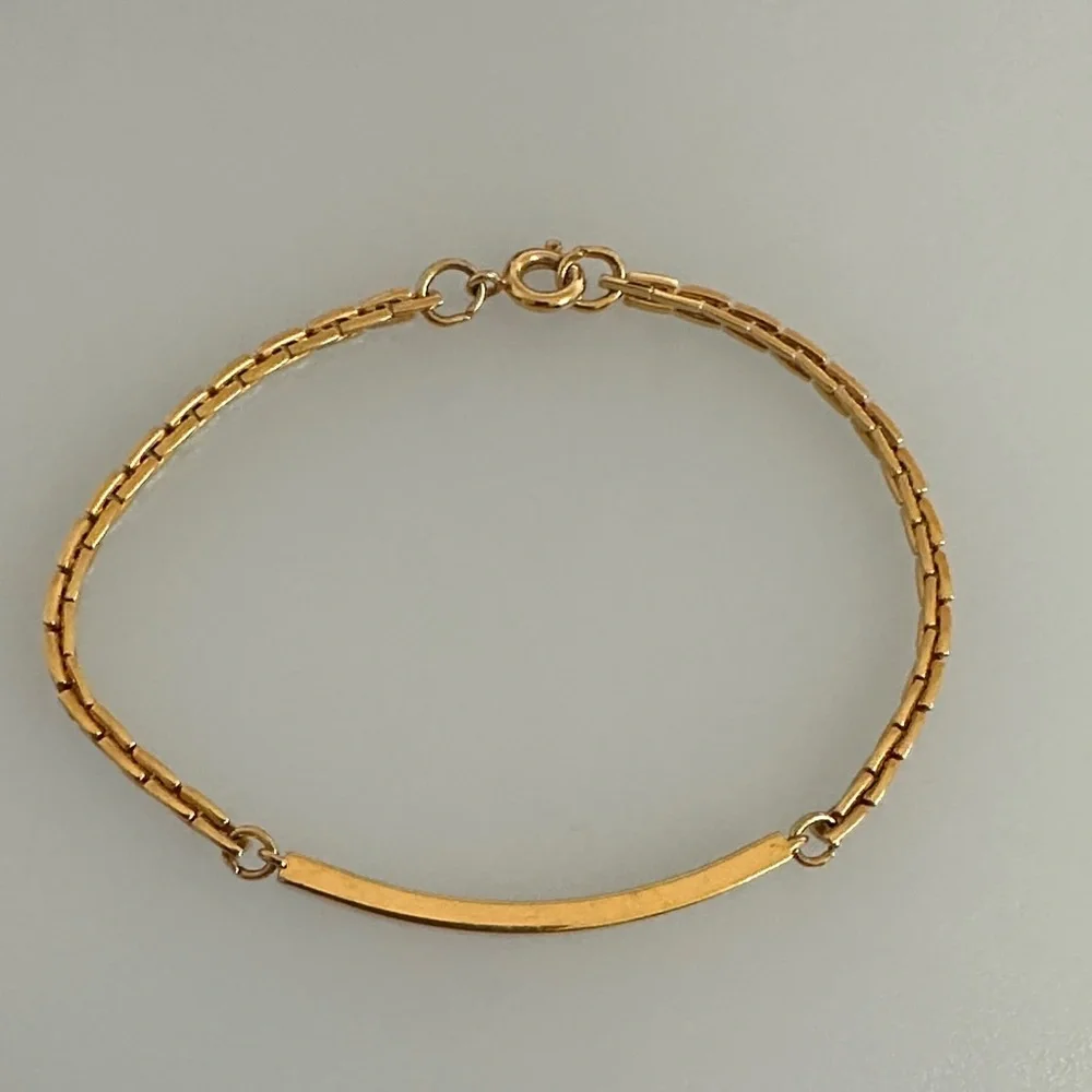 Minimalist Gold Plate Bracelet for Women - Sleek Everyday ID Chain